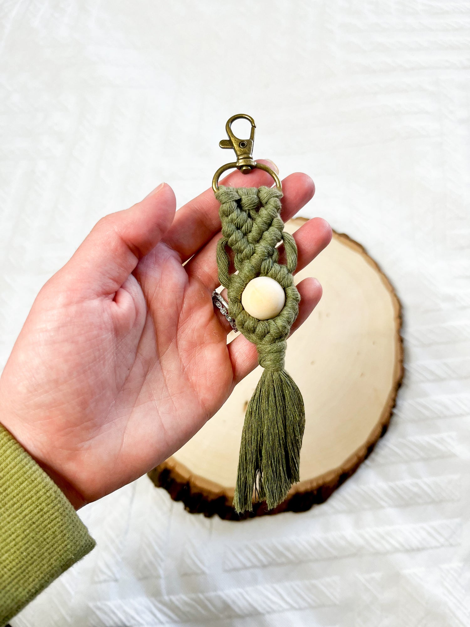 Felt Ball and Wood Bead Keychain Craft Kit With Wool Felted Gold Star | DIY  Essential Oil Diffuser